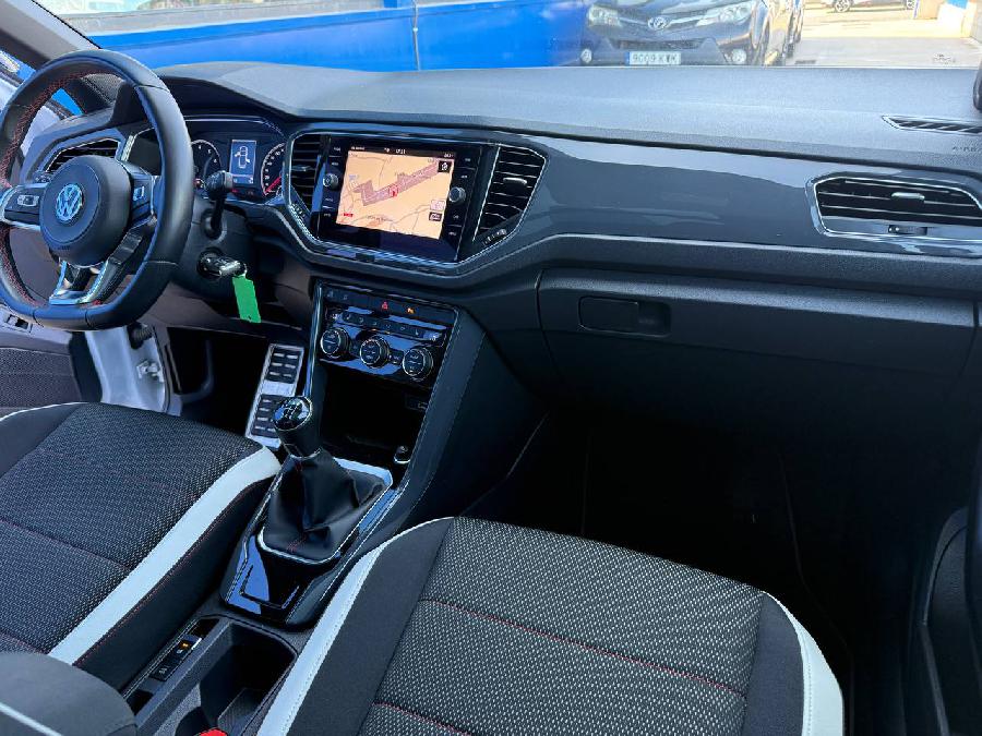 VOLKSWAGEN T-ROC SPORT GASOLINA