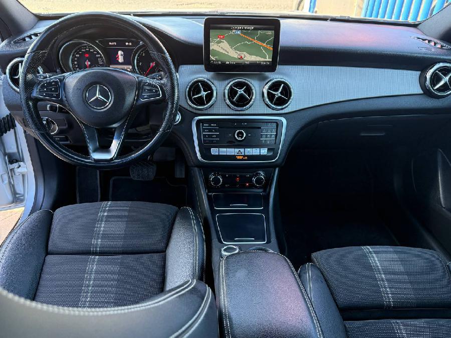 MERCEDES BENZ GLA 200 D AUTO DIESEL