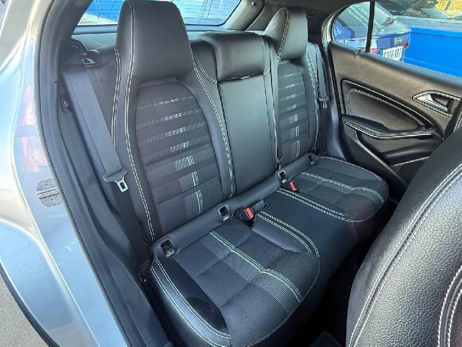 MERCEDES BENZ GLA 200 D AUTO DIESEL