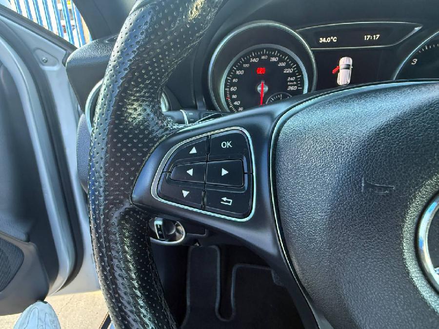 MERCEDES BENZ GLA 200 D AUTO DIESEL