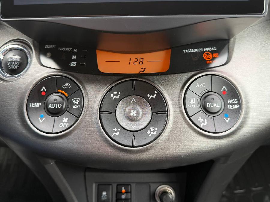 TOYOTA RAV 4  4X4 AUTO DIESEL