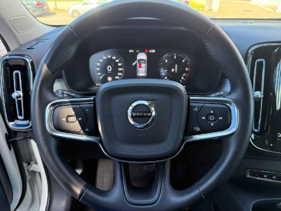 VOLVO XC40 AUTO AWD DIESEL