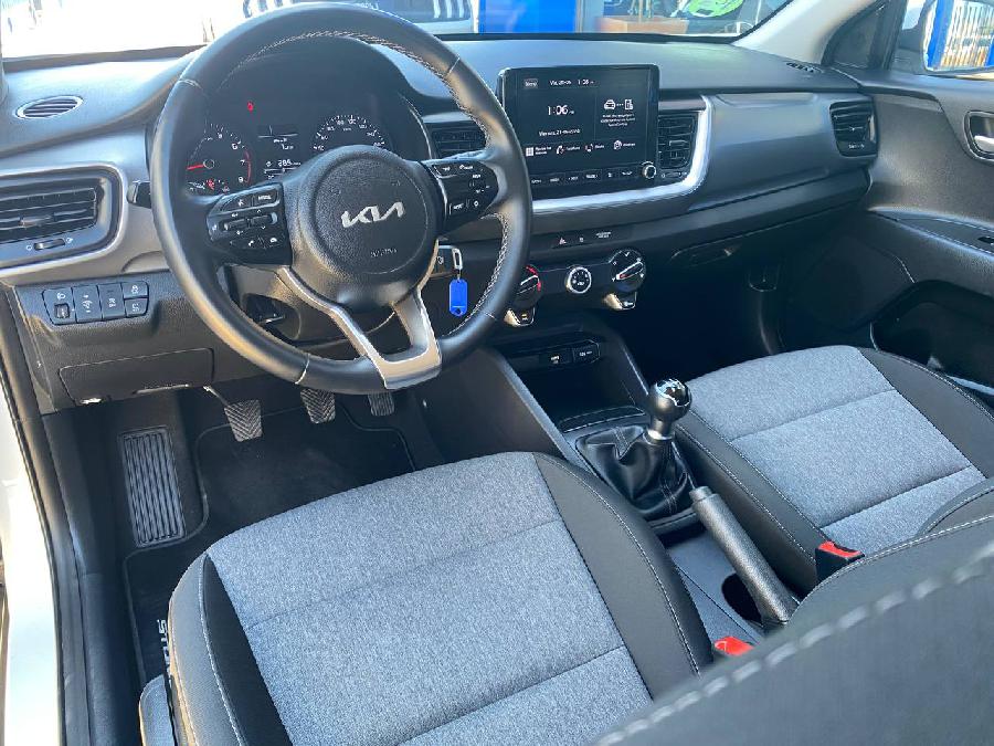 KIA STONIC CONCEPT GASOLINA